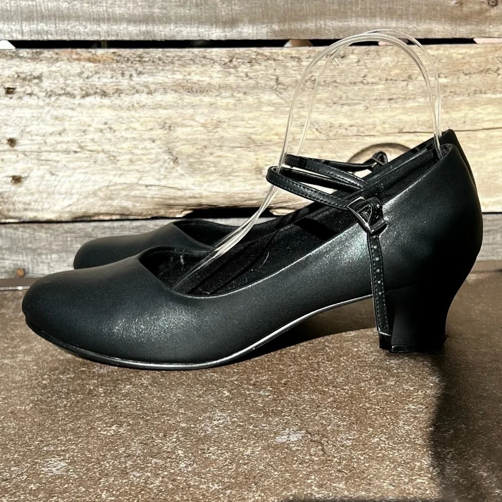 🌻Capezio Black Character Shoes Women's Size 9